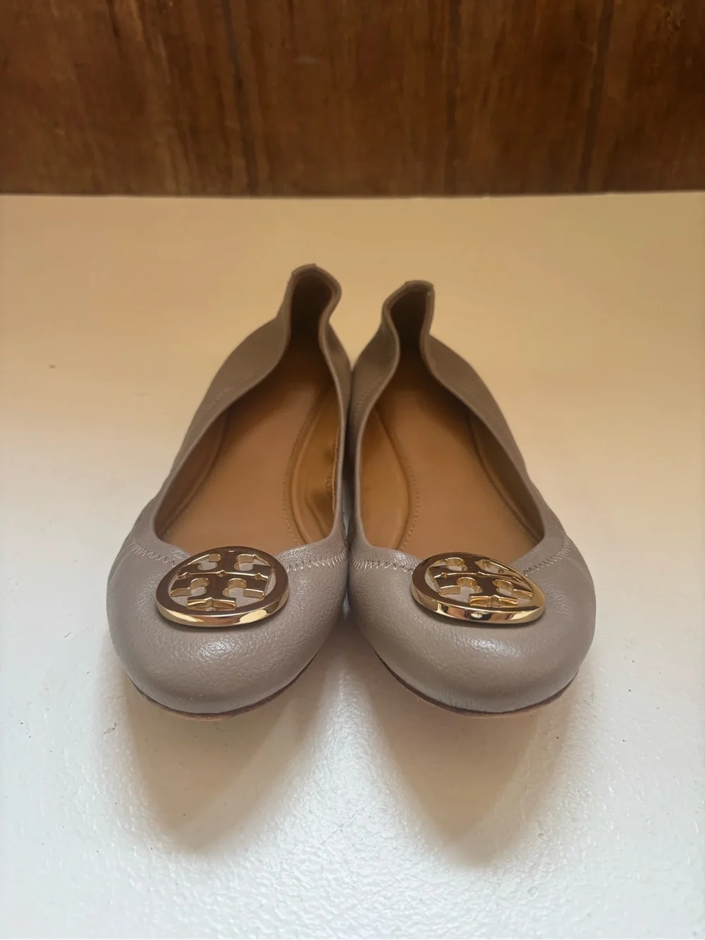 Tory Burch Benton 2 Travel Ballet in French Gray, size 7